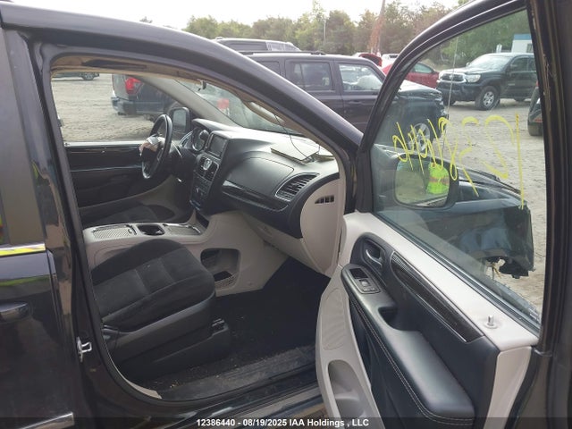 2C4RC1BG7FR707528 Chrysler Town and Country