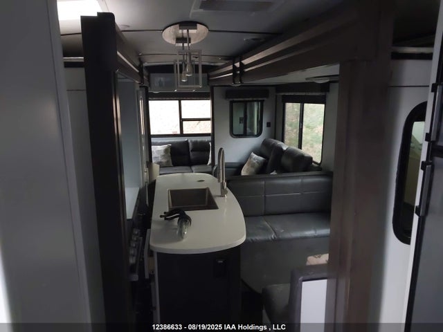 4YDT30R29MD437208 Keystone 2021
