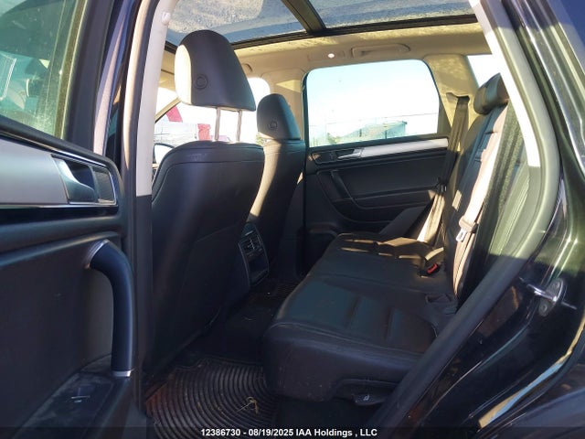 Volkswagen 2016 2016 WVGEF9BPXGD000654 Image 8