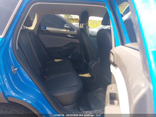 3VVWX7B24NM078574 Volkswagen tsi