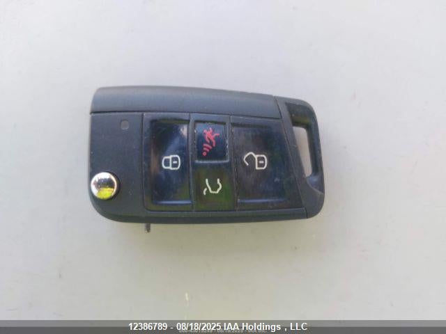 3VV0B7AX6JM157157 Volkswagen TIGUAN S