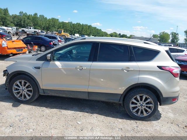 1FMCU9J98JUA26211 Ford 2018
