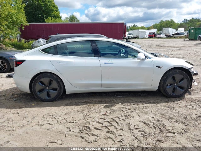 5YJ3E1EAXKF422898 Tesla MODEL 3
