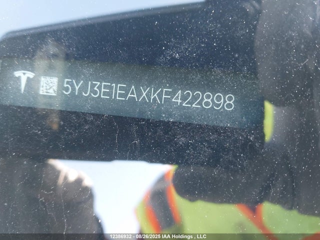 5YJ3E1EAXKF422898 Tesla MODEL 3