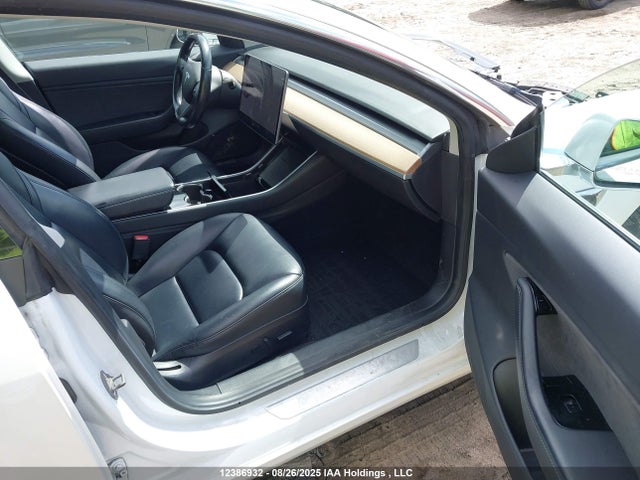 5YJ3E1EAXKF422898 Tesla MODEL 3