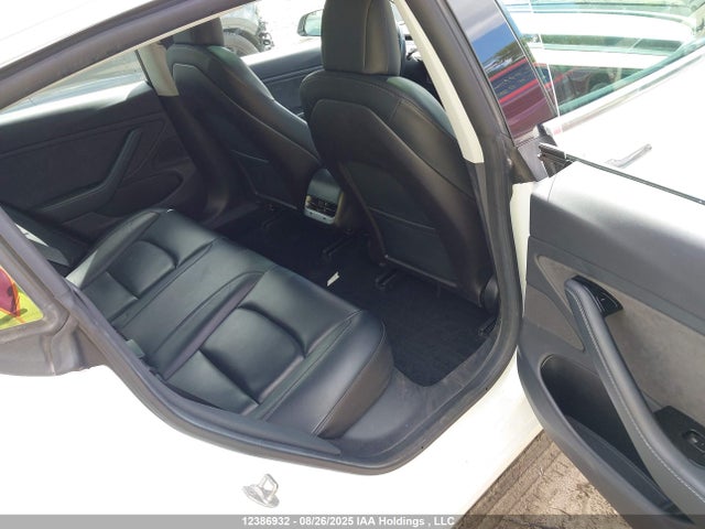 5YJ3E1EAXKF422898 Tesla MODEL 3