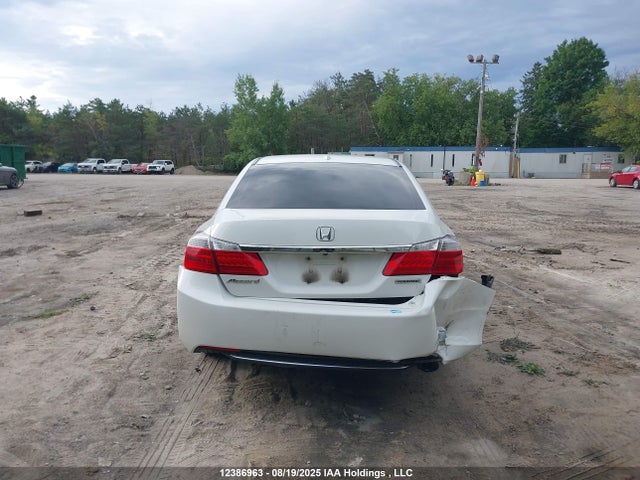 Honda Accord 2014 1HGCR2F94EA803529 Image 16