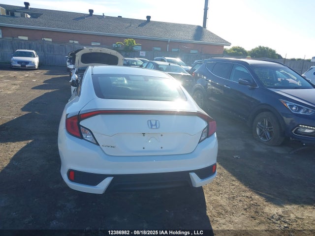 Honda 2018 2018 2HGFC4B67JH400288 Image 16