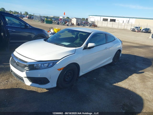 Honda 2018 2018 2HGFC4B67JH400288 Image 2
