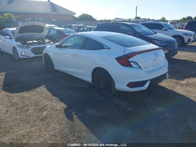 Honda 2018 2018 2HGFC4B67JH400288 Image 3