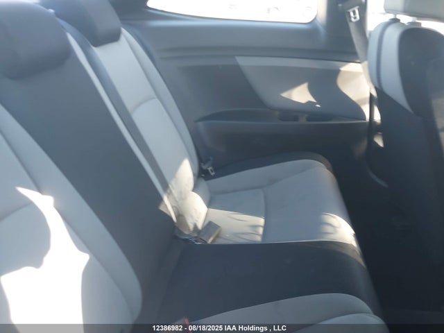 Honda 2018 2018 2HGFC4B67JH400288 Image 8