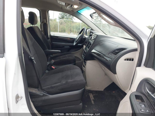 2C4RDGBG5ER105404 Dodge Grand Caravan