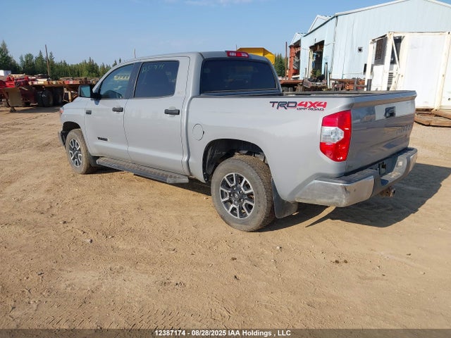 5TFDY5F15JX683913 Toyota 3ur-fe