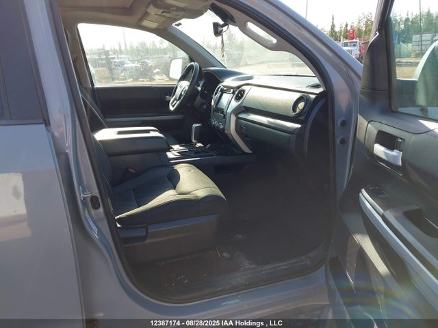 5TFDY5F15JX683913 Toyota 3ur-fe
