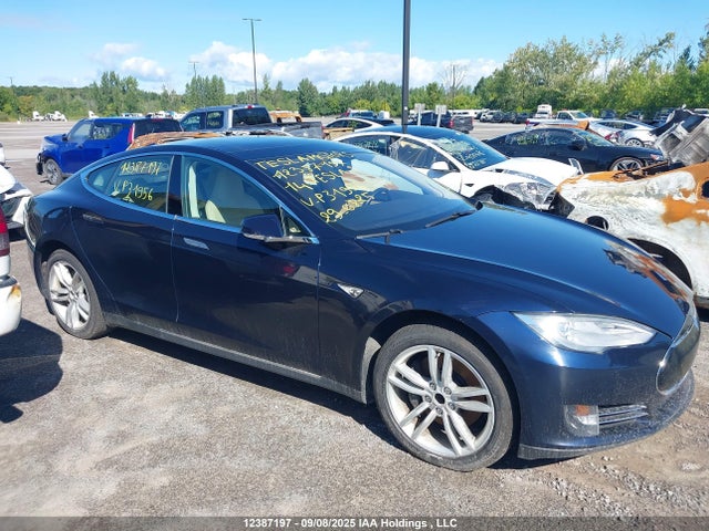 Tesla MODEL S 2014 5YJSA1H1XEFP31956 Image 13