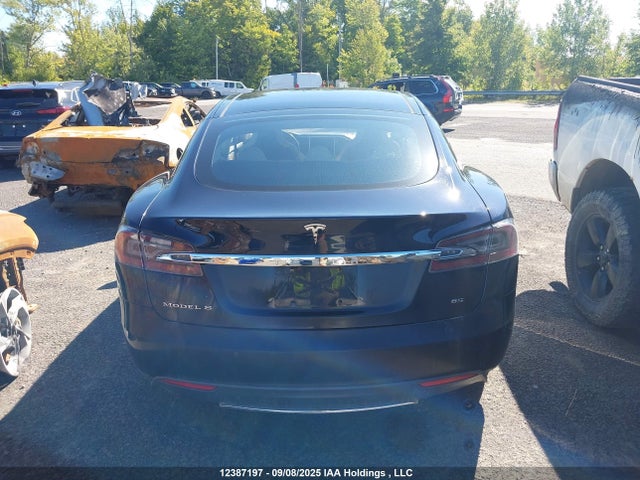 Tesla MODEL S 2014 5YJSA1H1XEFP31956 Image 16