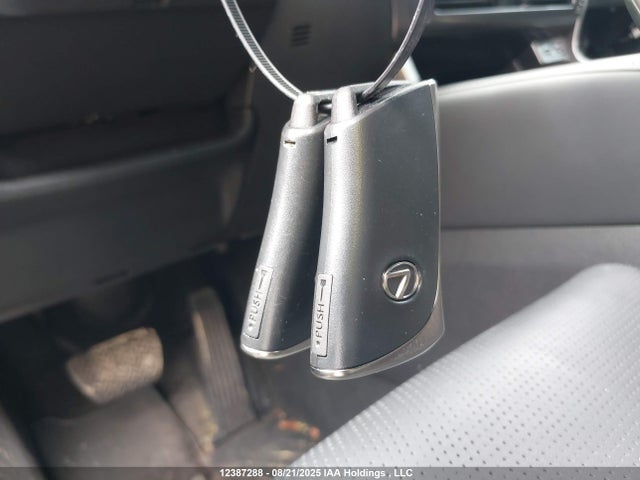 2T2BAMCA9RC048242 Lexus t24a-fts