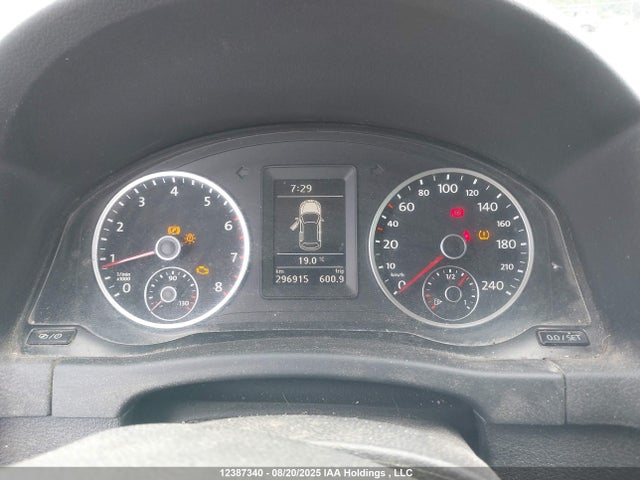 WVGKV3AX9EW583918 Volkswagen 2014