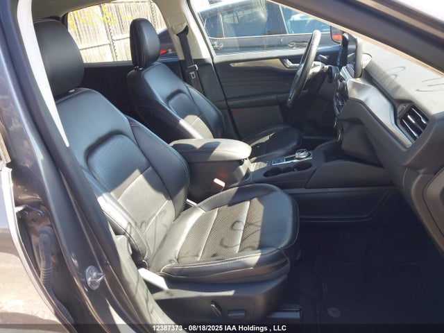 1FMCU9DZXMUA71358 Ford hev/phev