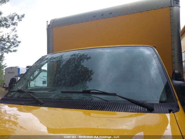 Ford E-450 2017 1FDXE4FS1HDC40903 Image 18