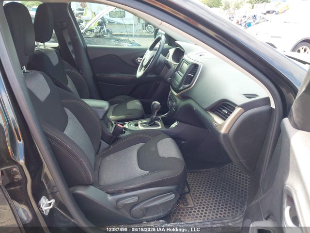1C4PJLAB4FW759964 Jeep Cherokee Sport