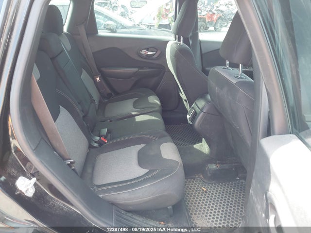 1C4PJLAB4FW759964 Jeep Cherokee Sport