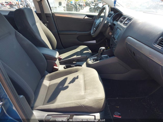 3VW2B7AJ2HM377874 Volkswagen 1.4 tsi