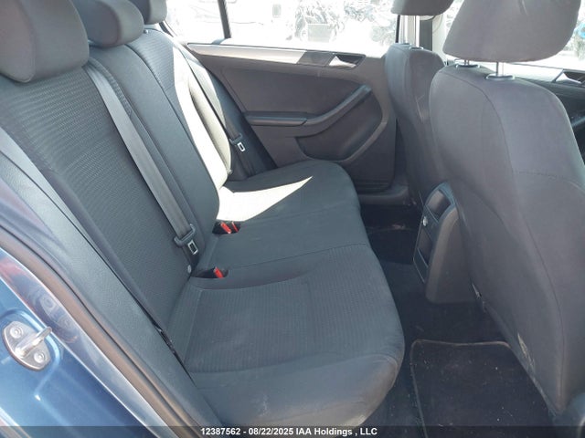 3VW2B7AJ2HM377874 Volkswagen 1.4 tsi