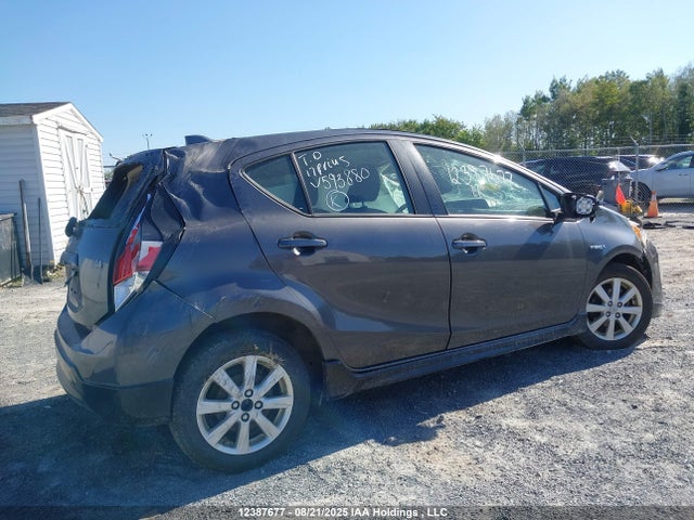 JTDKDTB3XH1593880 Toyota Prius C Technology