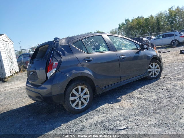 JTDKDTB3XH1593880 Toyota Prius C Technology