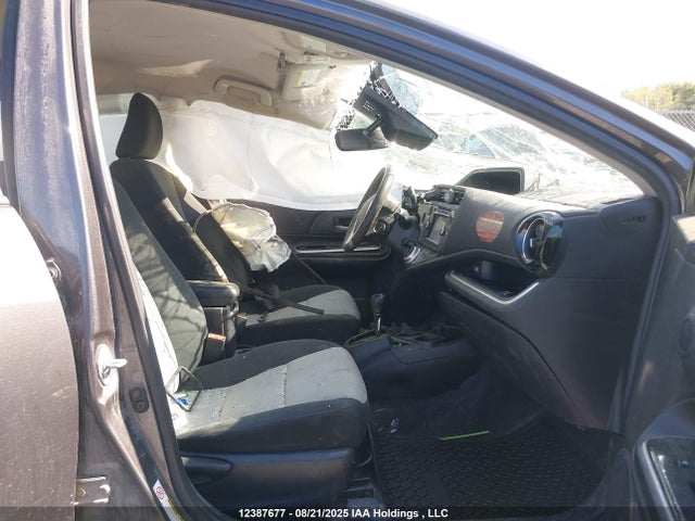 JTDKDTB3XH1593880 Toyota Prius C Technology