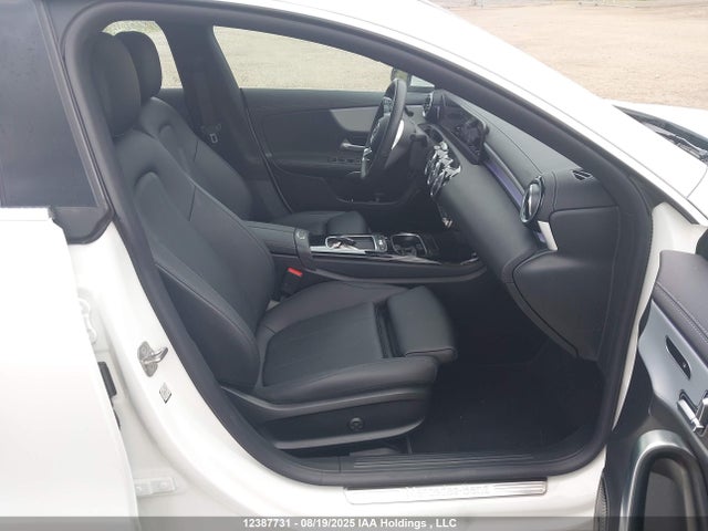 W1K5J4HB7SN528582 Mercedes-Benz m260