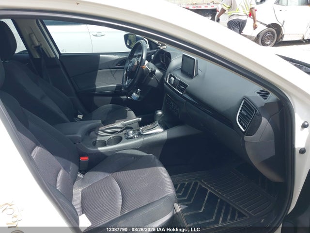 3MZBM1V7XGM289434 Mazda pe