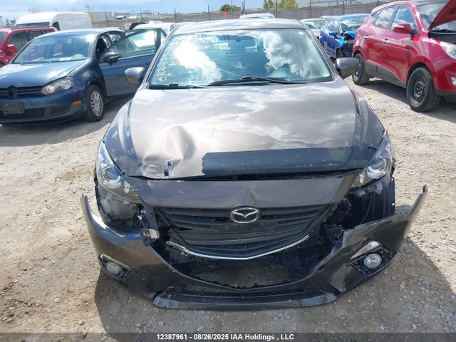 3MZBM1V71FM186188 Mazda pe