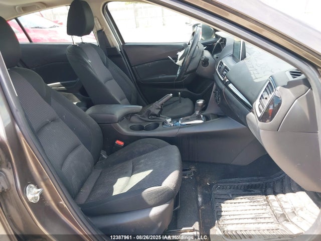3MZBM1V71FM186188 Mazda pe