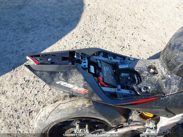 ZD4KYUB09PS000670 Aprilia 2023