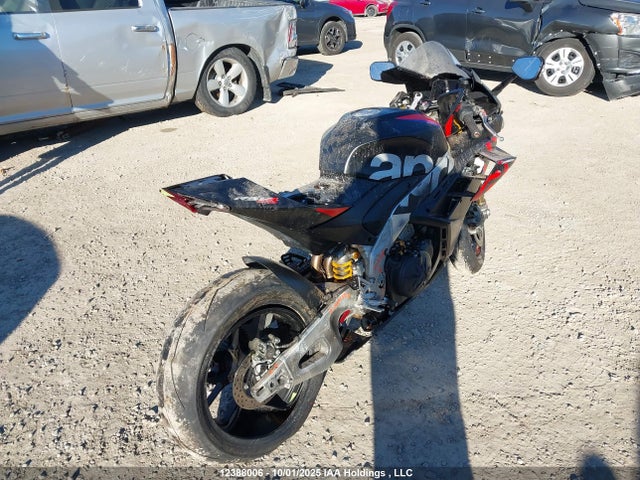 ZD4KYUB09PS000670 Aprilia 2023