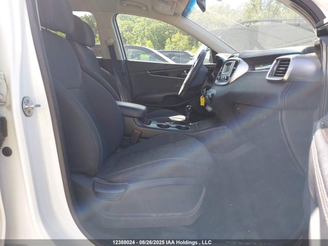 5XYPGDA37HG212572 KIA Sorento