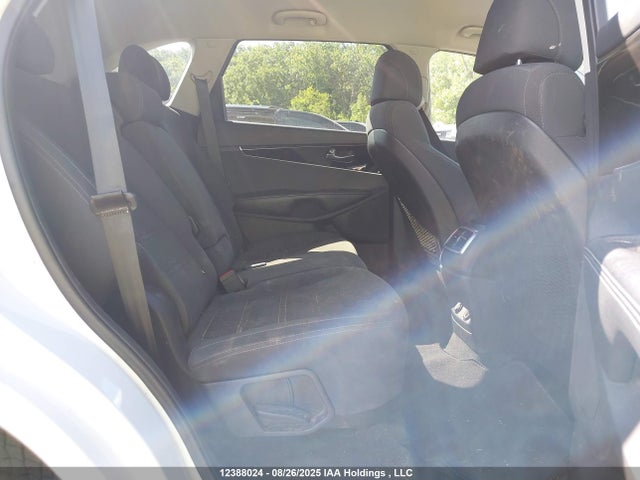 5XYPGDA37HG212572 KIA Sorento