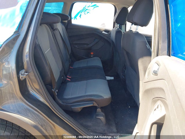 1FMCU9GX4FUC18125 Ford Escape