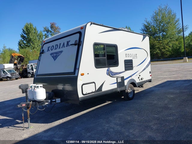4YDT17213JJ970359 Keystone 2018