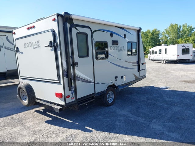 4YDT17213JJ970359 Keystone 2018