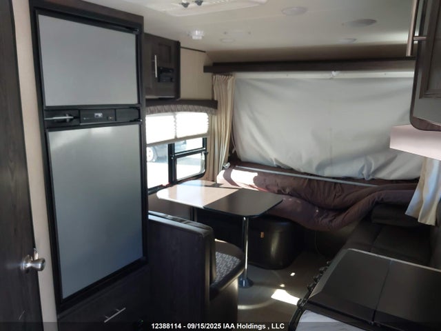 4YDT17213JJ970359 Keystone 2018