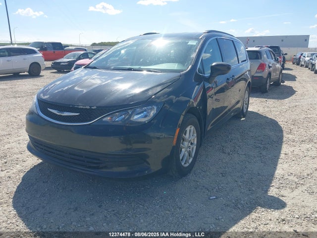 Chrysler 2017 2017 2C4RC1CG4HR841303 Image 2