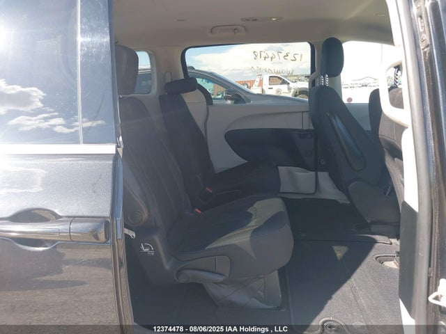 Chrysler 2017 2017 2C4RC1CG4HR841303 Image 8