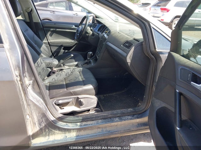 3VWG17AU9JM257739 Volkswagen 2018