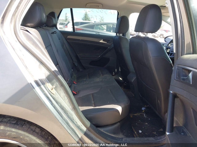 3VWG17AU9JM257739 Volkswagen 2018