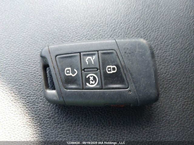 Volkswagen 2019 2019 1V2NR2CA8KC507109 Image 11