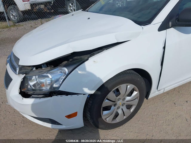 1G1PA5SHXE7341554 Chevrolet luw