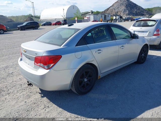 1G1PC5SB7F7194021 Chevrolet Cruze